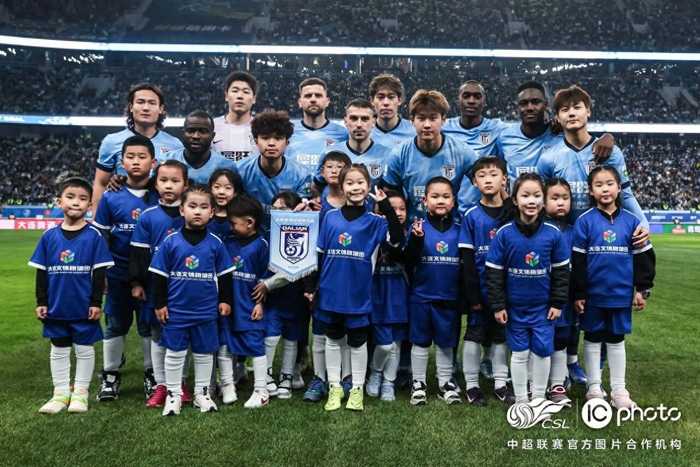 国足的未来在哪里？大连英博、重庆铜梁龙的模式最合适！