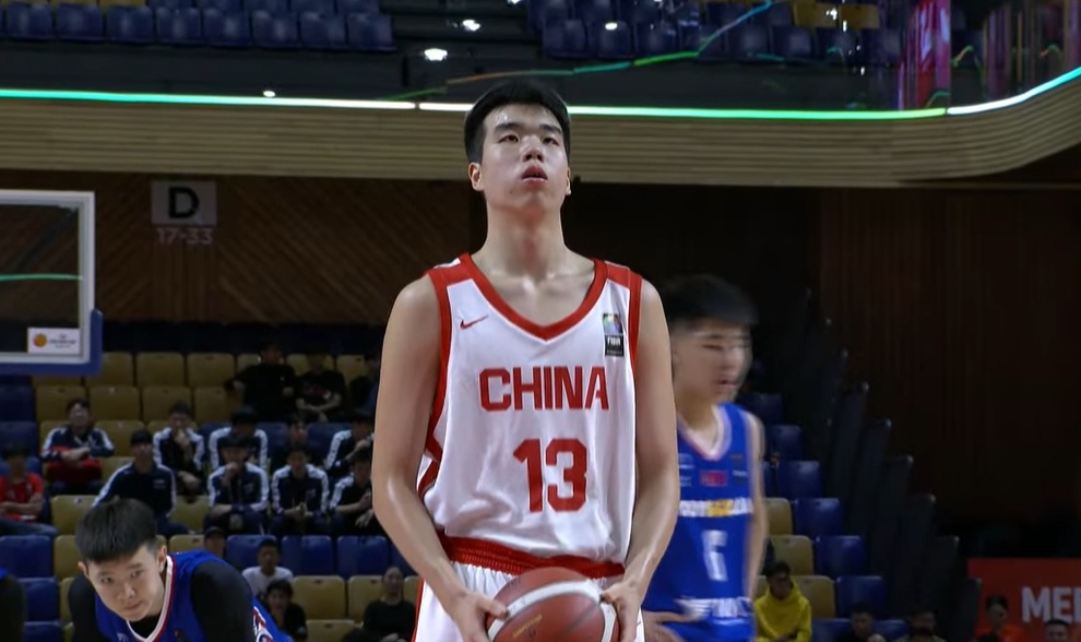 3分4板3助！媒体人：张懿赵杰或受上一场抽筋的影响 进攻状态不好